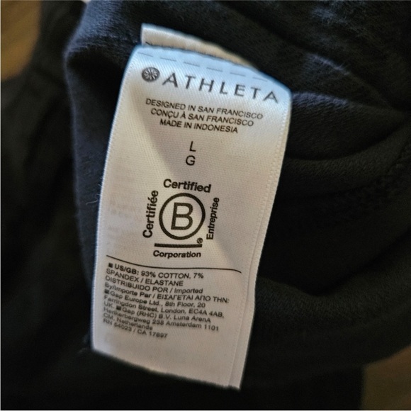 NWT Athleta Women's Farallon Bermuda Black
Pull On Shorts Sz L - Picture 4 of 6